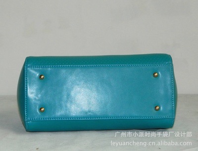 2013年春夏季新款土耳其女包五金鐵鏈裝飾包魚紋定型包PU皮時尚包 - 2013年春夏季新款土耳其女包五金鐵鏈裝飾包魚紋定型包PU皮時尚包廠家 - 2013年春夏季新款土耳其女包五金鐵鏈裝飾包魚紋定型包PU皮時尚包價格 - 廣州市花都區(qū)獅嶺博亞皮具廠 - 