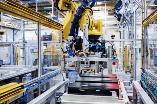 ultium奧特能超級工廠竣工投產,lyriq搭載電池模組將由此誕生